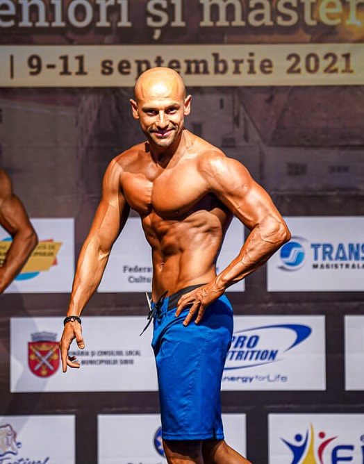 Alex Stanciu competing on stage